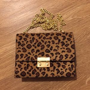 💋💋3 for $25💋💋 Cheetah print chain purse
